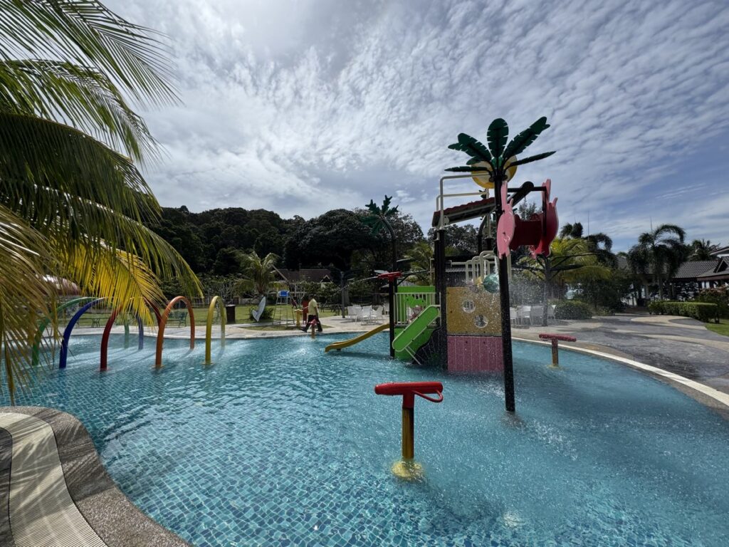 VilleaPortDickson_pool2