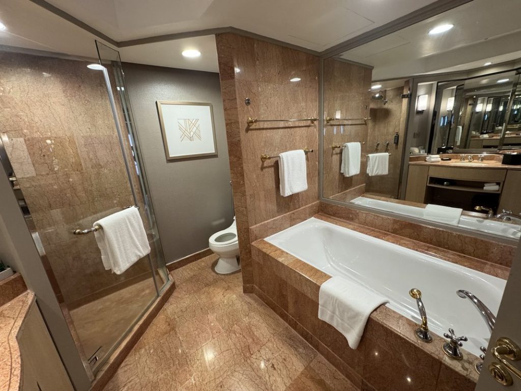 sheratonKL_room2